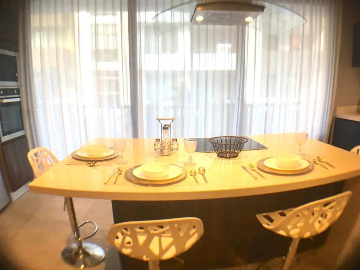 Vakantiehuis It Residence, Top Location, Luxury 2 Bedroom Two Roof Pools Beach Club Included Playa del Carmen