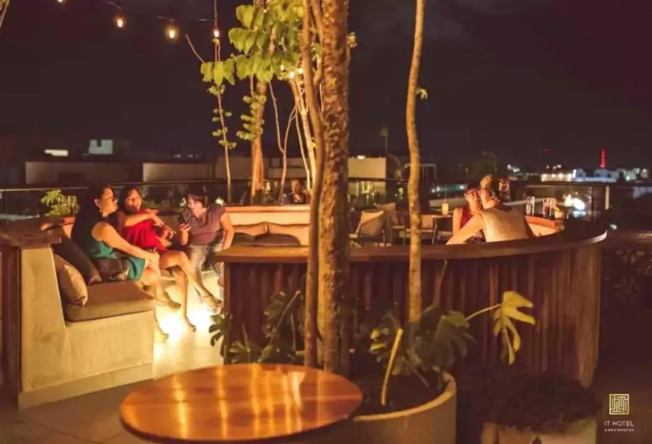 It Residence, Top Location, Luxury 2 Bedroom Two Roof Pools Beach Club Included Playa del Carmen