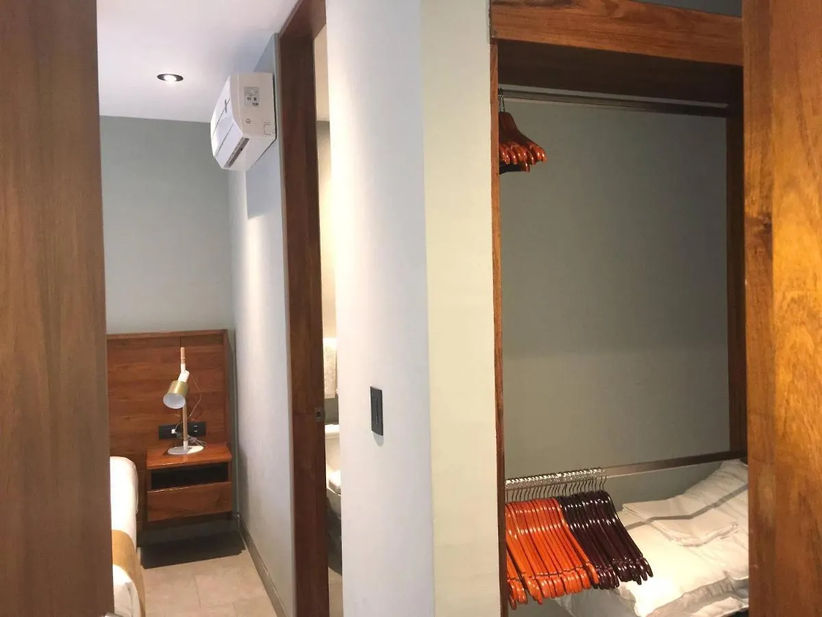 Vakantiehuis It Residence, Top Location, Luxury 2 Bedroom Two Roof Pools Beach Club Included Playa del Carmen
