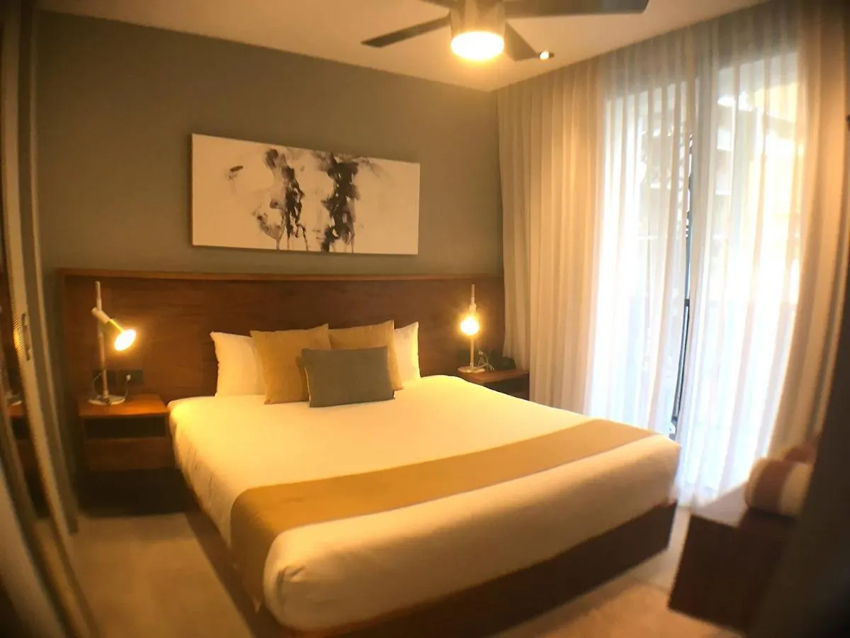 Vakantiehuis It Residence, Top Location, Luxury 2 Bedroom Two Roof Pools Beach Club Included Playa del Carmen